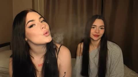 Snapshot of lisaanddenis chatting on 11.30.25 Lisa and Den online show from 11.30.25