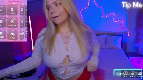 Snapshot of lisacandy1 chatting on 11.17.25 Lisa online show from 11.17.25