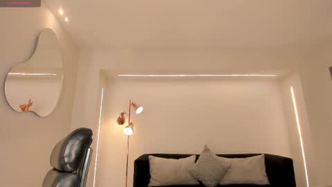 Snapshot of lisaflowersx chatting on 02.05.26 Lisa Flowers online show from 02.05.26