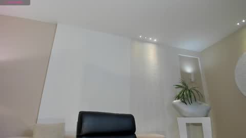 Snapshot of lisaflowersx chatting on 02.10.26 Lisa Flowers online show from 02.10.26