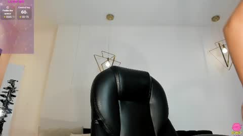 Snapshot of lisaflowersx chatting on 06.14.26 Lisa Flowers online show from 06.14.26