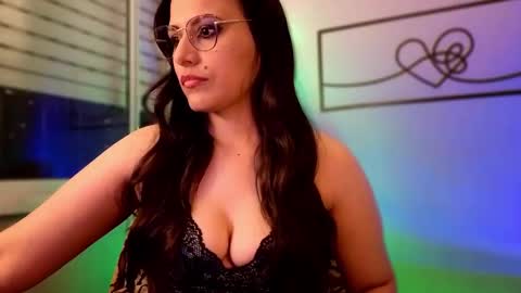 Snapshot of lisainthesky chatting on 11.17.25 lisainthesky online show from 11.17.25