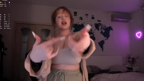 -Lisa- Help me to reach 100 thumbs up3 online show from 12.22.24