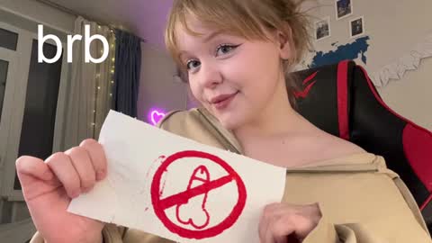 -Lisa- Help me to reach 100 thumbs up3 online show from 01.31.25