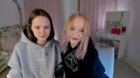 Lisa blonde  Alisa brunette online show from 04.10.26