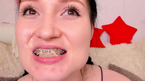 Lisa Moore online show from 03.04.26