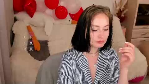 Snapshot of lisamooore chatting on 07.02.26 Lisa Moore online show from 07.02.26