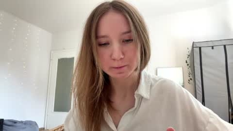 lisasmall online show from 06.10.26