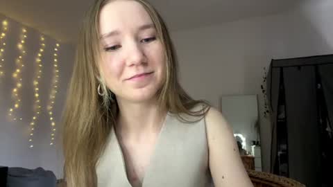lisasmall online show from 06.11.26