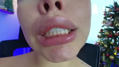 Snapshot of lisbet_21x chatting on 12.14.24 Lisbet online show from 12.14.24