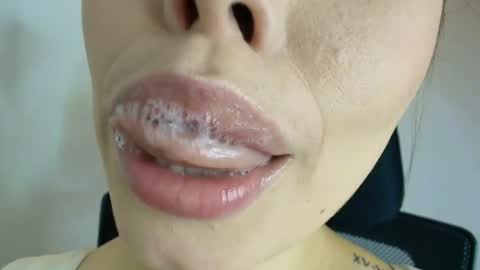 Snapshot of lisbet_21x chatting on 10.20.25 Lisbet online show from 10.20.25