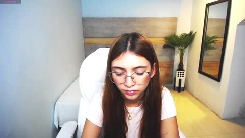 Liseth Fox online show from 02.20.25