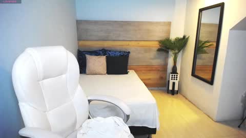 Liseth Fox online show from 02.25.25