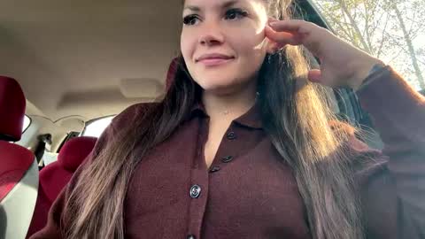 Lissa online show from 10.31.25