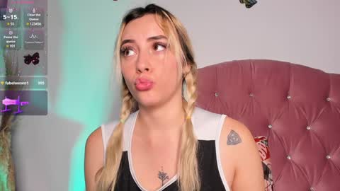 Snapshot of lissa_brown_ chatting on 12.03.24 Lissa online show from 12.03.24