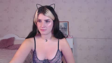 Alice Dont forget to thumbs up its very important  online show from 10.14.25