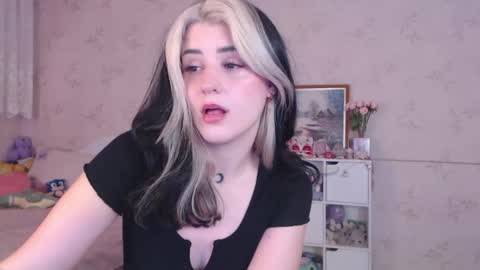 Alice Dont forget to thumbs up its very important  online show from 03.12.26