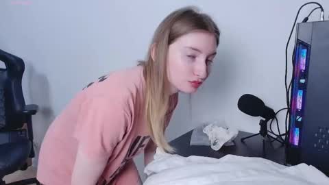 Snapshot of lisshoran chatting on 09.10.25 Lissa online show from 09.10.25