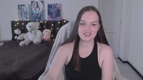 Snapshot of little__flowers chatting on 09.19.25 little__flowers online show from 09.19.25