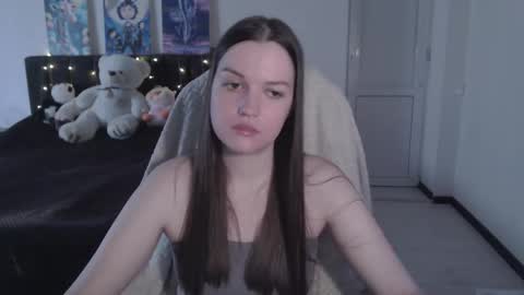 Snapshot of little__flowers chatting on 11.14.25 little__flowers online show from 11.14.25