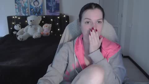 Snapshot of little__flowers chatting on 11.15.25 little__flowers online show from 11.15.25