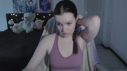 Snapshot of little__flowers chatting on 11.16.25 little__flowers online show from 11.16.25