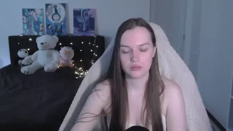 Snapshot of little__flowers chatting on 07.16.26 little__flowers online show from 07.16.26