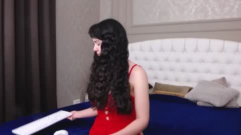 Snapshot of little__iris chatting on 02.06.25 Iris online show from 02.06.25