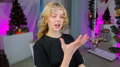 Snapshot of little_anitta chatting on 12.17.24 Anita B-day stream on 7TH DEC online show from 12.17.24