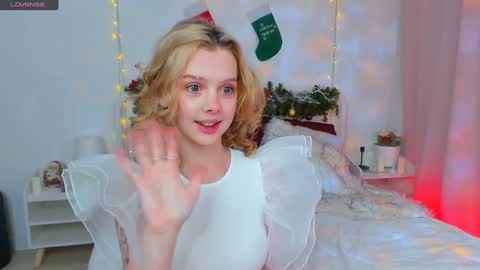 Snapshot of little_anitta chatting on 01.04.25 Anita B-day stream on 7TH DEC online show from 01.04.25