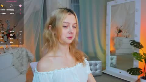 Snapshot of little_anitta chatting on 01.23.25 Anita B-day stream on 7TH DEC online show from 01.23.25