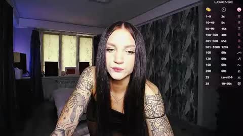 Snapshot of little_birdy chatting on 06.18.26 Birdy online show from 06.18.26