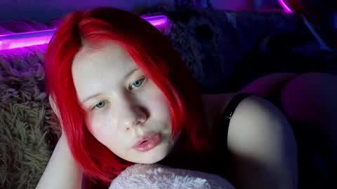 Snapshot of little_kitsune chatting on 03.08.25 Rachel online show from 03.08.25