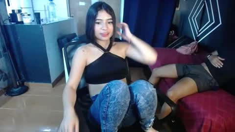 Snapshot of little_kmi chatting on 11.26.25 little_kmi online show from 11.26.25