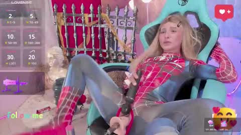 Snapshot of little_lili19 chatting on 10.31.25 Lili online show from 10.31.25