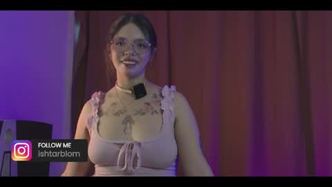 Snapshot of little_maeve chatting on 05.07.26 Maeve online show from 05.07.26