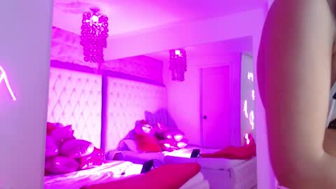 Paulette online show from 02.12.26