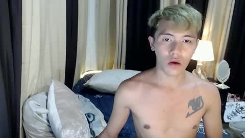 Snapshot of little_pauoie chatting on 12.21.25 Pauoie online show from 12.21.25