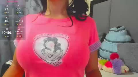 Snapshot of little_sexyowl chatting on 10.22.25 Littlesexyowl online show from 10.22.25