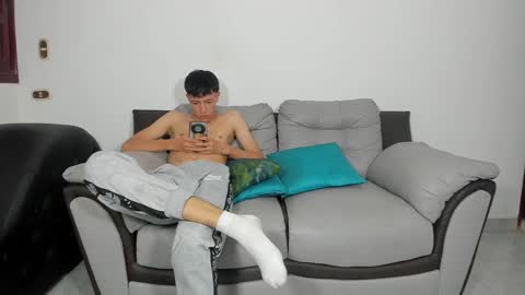 Snapshot of little_show_sexy chatting on 11.15.25 little_show_sexy online show from 11.15.25