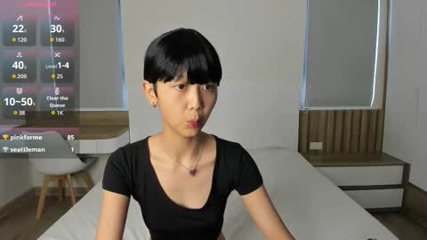 Snapshot of little_yena chatting on 09.21.25 Yena and Gabby online show from 09.21.25