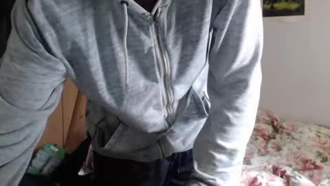 Snapshot of littlealien7 chatting on 01.04.25 littlealien7 online show from 01.04.25