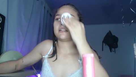 Snapshot of littlecheerry69 chatting on 11.27.25 littlecheerry69 online show from 11.27.25