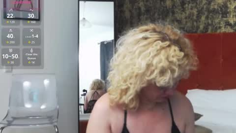 LittleCurlyGirll online show from 12.05.25