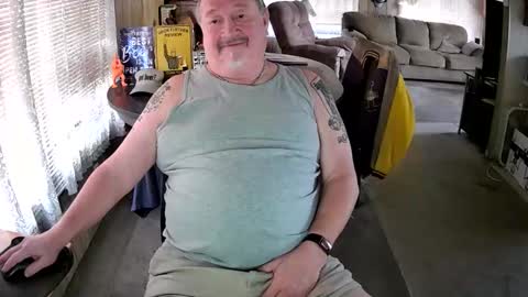 Littled83057 online show from 04.17.26