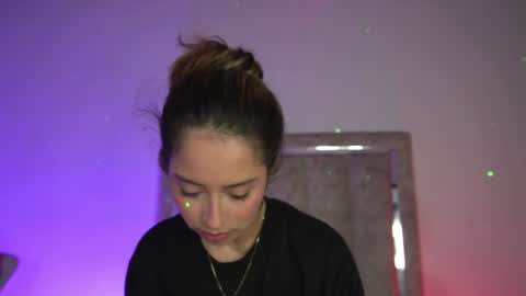 Snapshot of littlee_emma_ chatting on 06.16.26 littlee_emma_ online show from 06.16.26