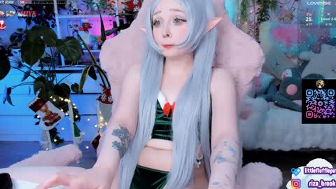 Snapshot of littleflufflepuff chatting on 12.21.24 Riza Riri Puff online show from 12.21.24
