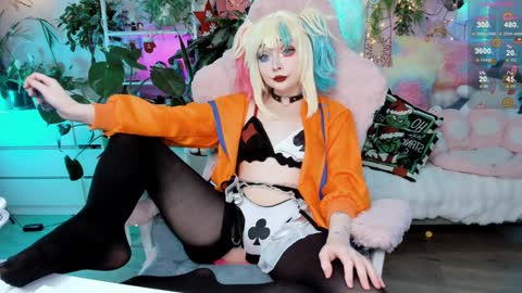 Snapshot of littleflufflepuff chatting on 01.12.25 Riza Riri Puff online show from 01.12.25