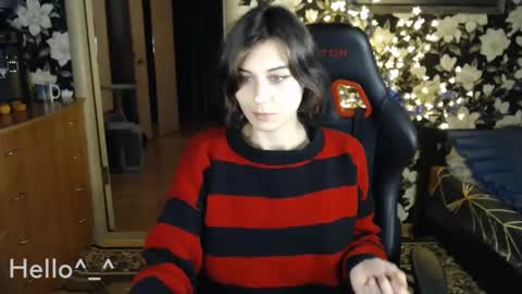 Snapshot of littlehappines chatting on 12.31.24 littlehappines online show from 12.31.24