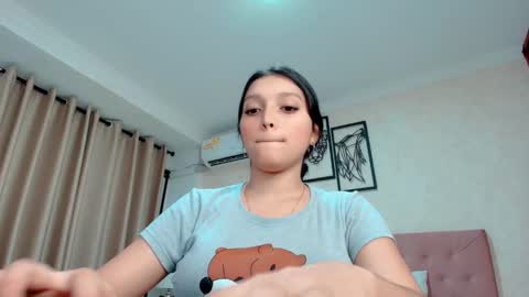 Sarahs Room online show from 03.03.25